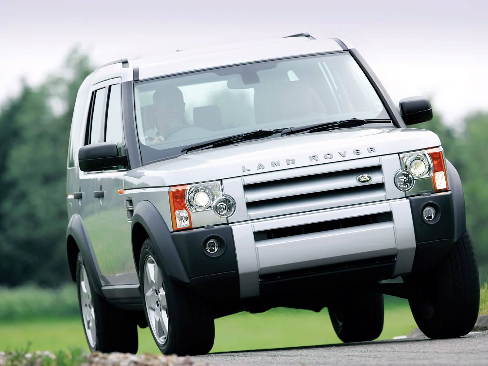 Дискавери три. Ленд Ровер Дискавери 2005. Ленд Ровер Дискавери 3. Land Rover Discovery 3 2004-2009. Range Rover Discovery 2004.