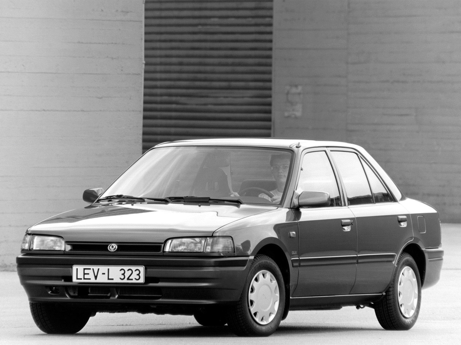 mazda 323 sedan 1989-1994